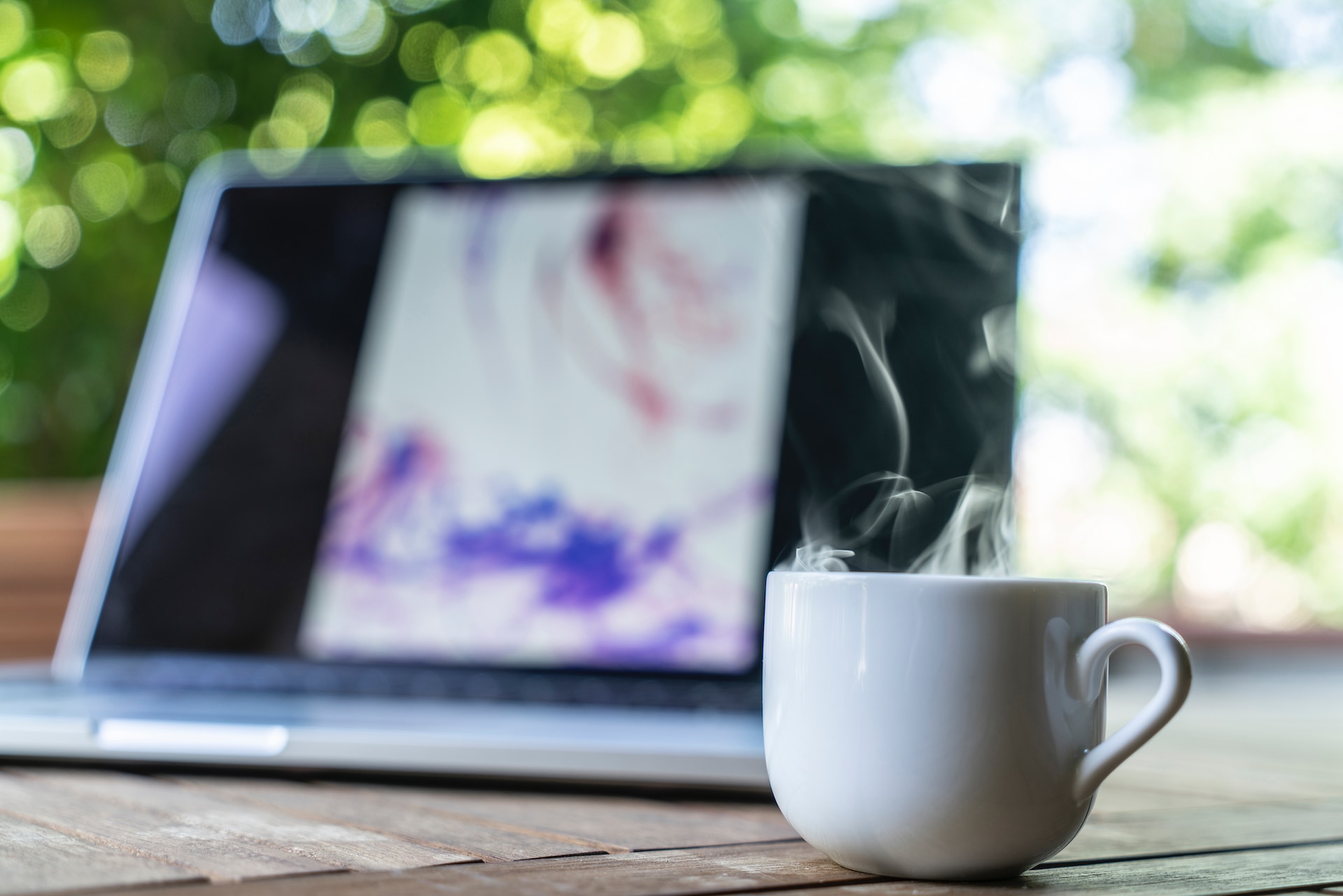 Green outdoor workspace